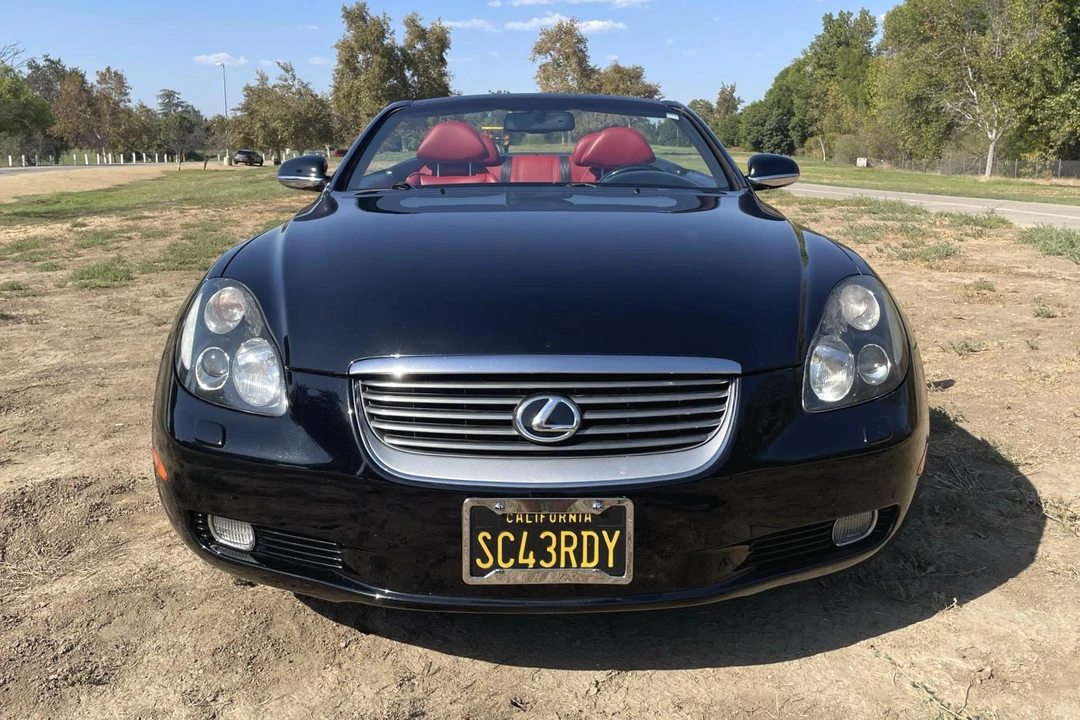 2005 Lexus SC430 - Image 2 of 31