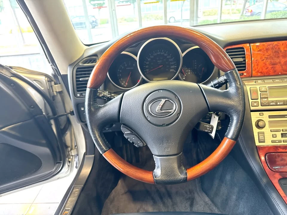 2005 Lexus SC430 - Image 12 of 20