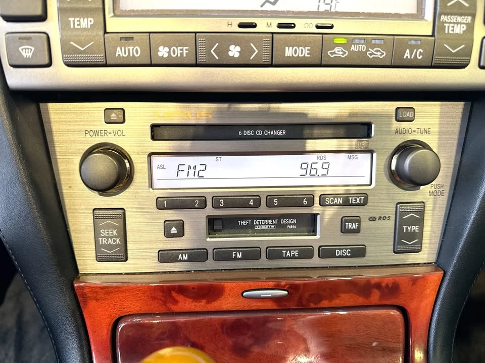 2005 Lexus SC430 - Image 14 of 20