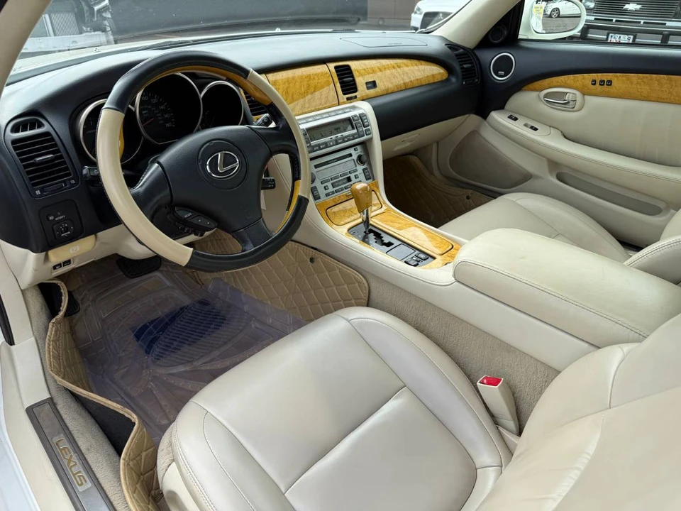 2005 Lexus SC430 - Image 11 of 22