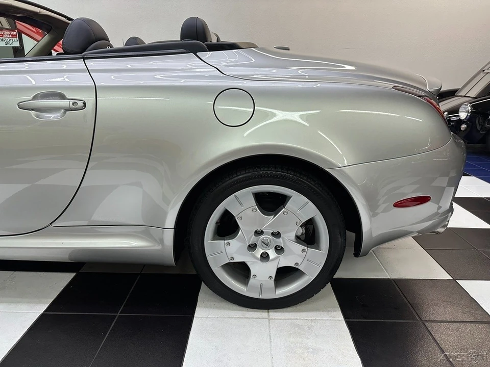 2005 Lexus SC430 - Image 17 of 24