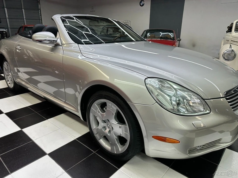 2005 Lexus SC430 - Image 2 of 24