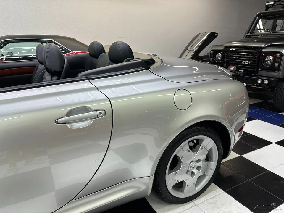 2005 Lexus SC430 - Image 16 of 24
