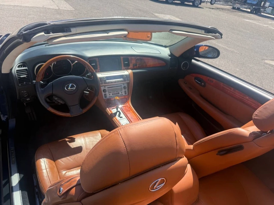 2005 Lexus SC430 - Image 9 of 31