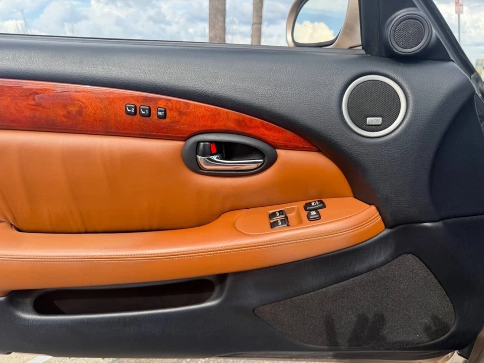 2005 Lexus SC430 - Image 11 of 21