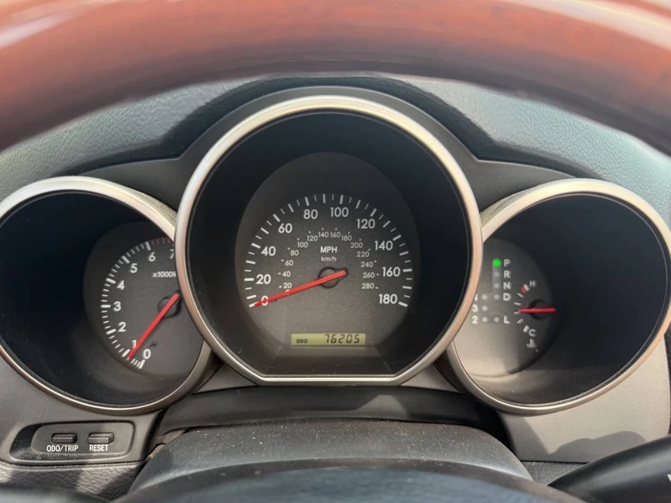2005 Lexus SC430 - Image 17 of 21
