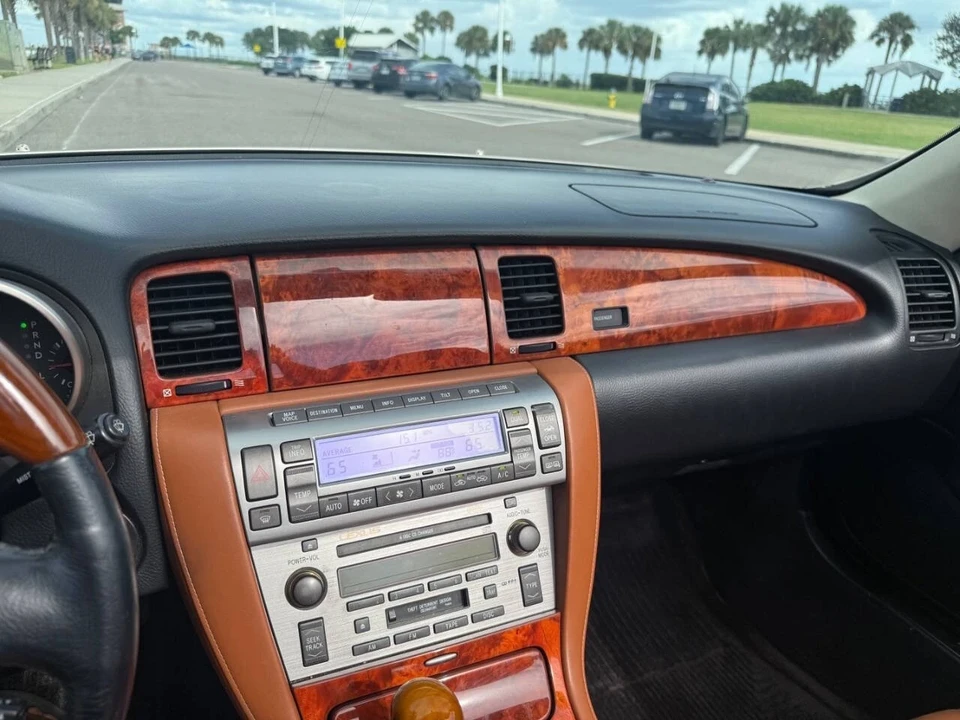 2005 Lexus SC430 - Image 13 of 21