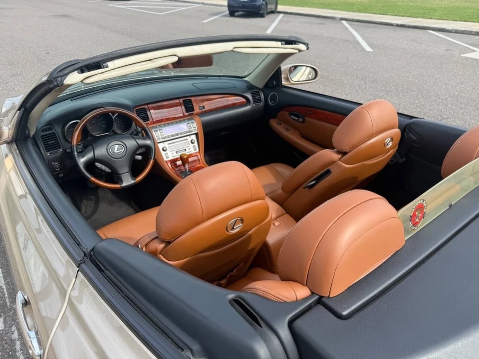 2005 Lexus SC430 - Image 9 of 21