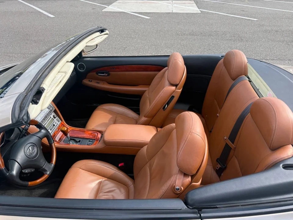 2005 Lexus SC430 - Image 12 of 21