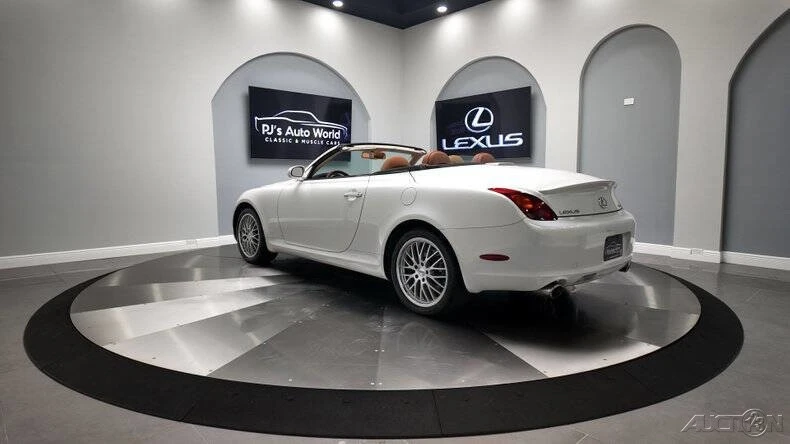 2005 Lexus SC430 - Image 4 of 24