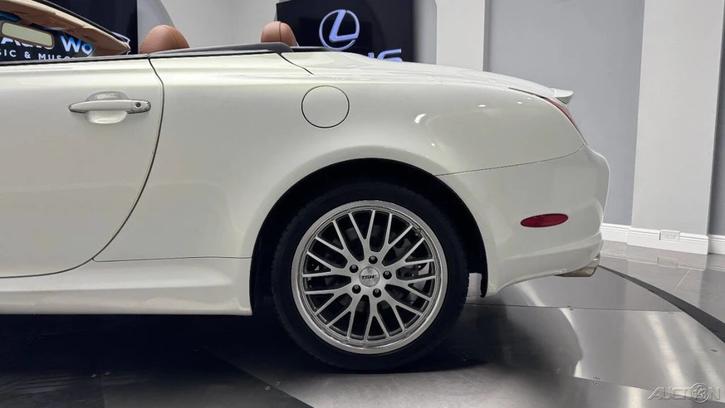 2005 Lexus SC430 - Image 20 of 21