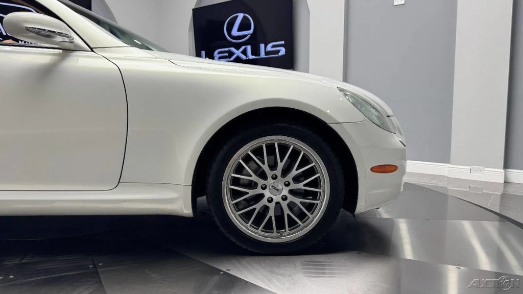 2005 Lexus SC430 - Image 12 of 21