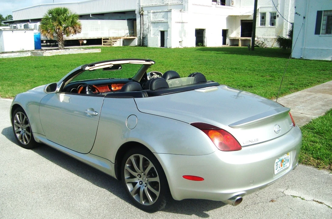 2005 Lexus SC430 - Image 3 of 21