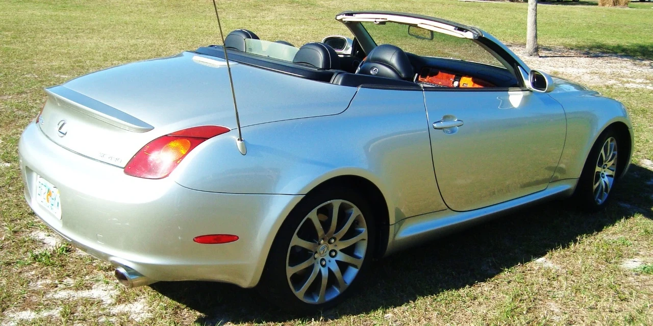2005 Lexus SC430 - Image 5 of 21