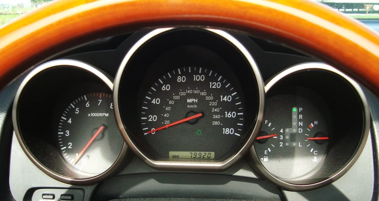2005 Lexus SC430 - Image 12 of 21