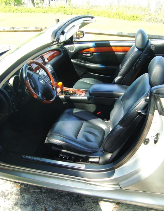 2005 Lexus SC430 - Image 19 of 21
