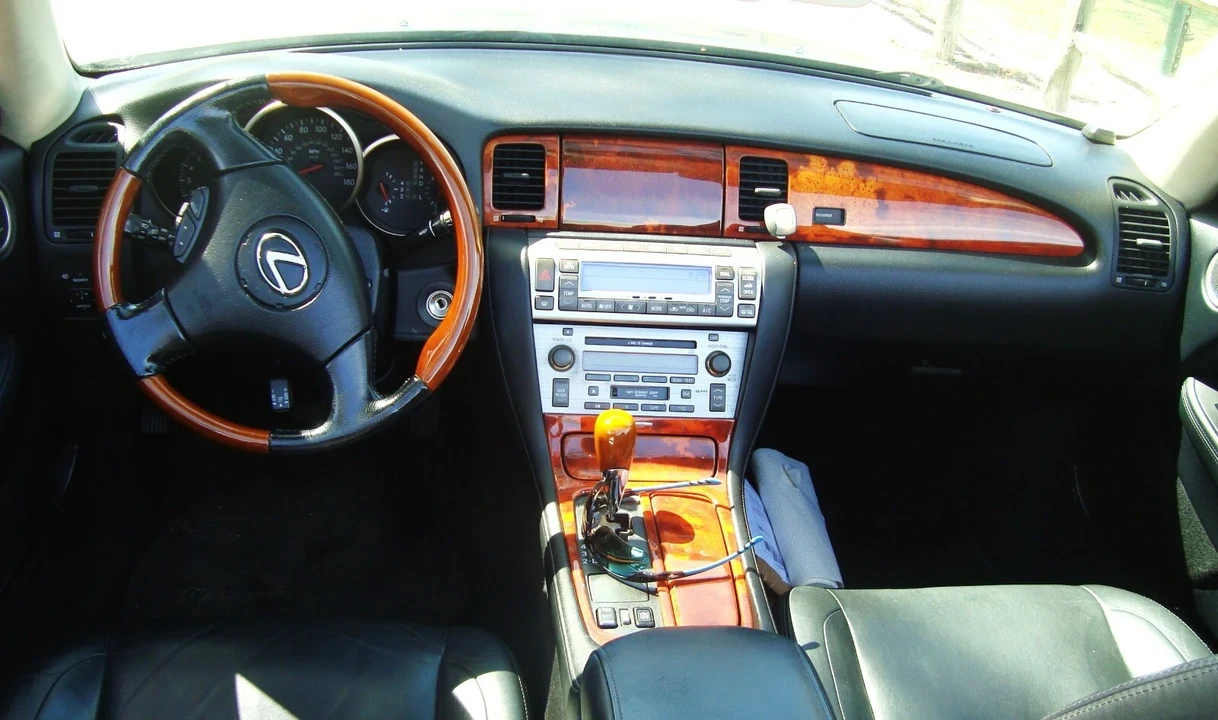 2005 Lexus SC430 - Image 10 of 21