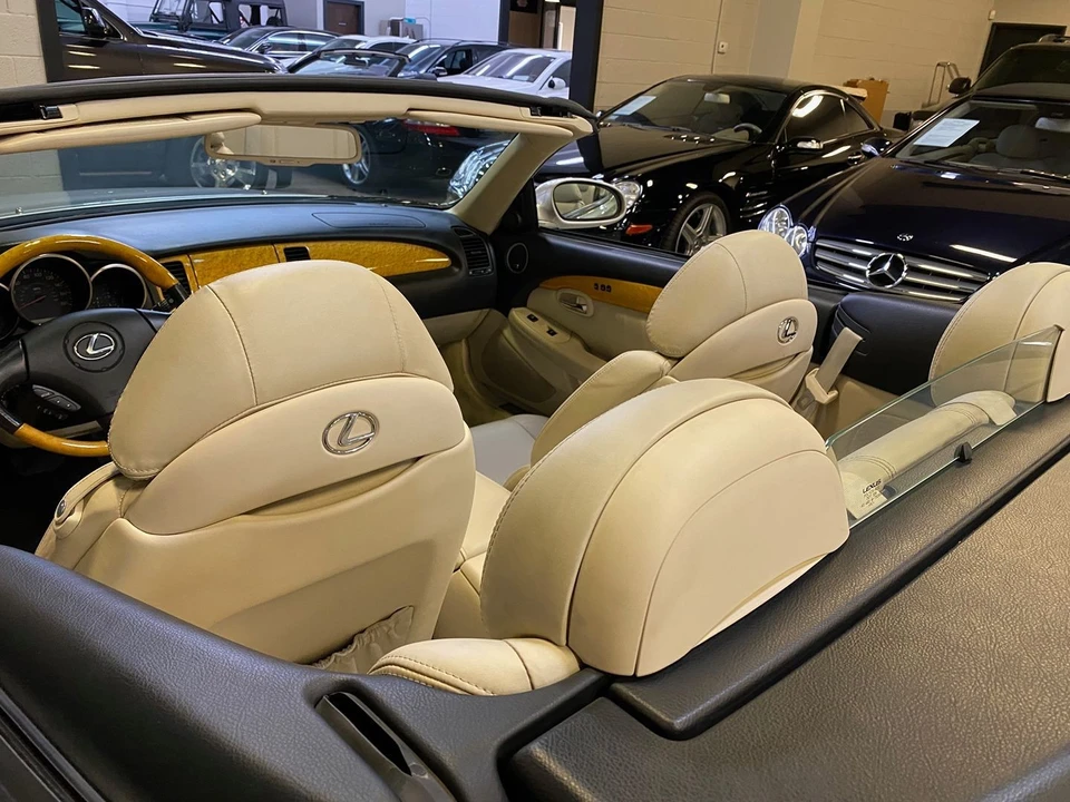 2005 Lexus SC430 - Image 18 of 31