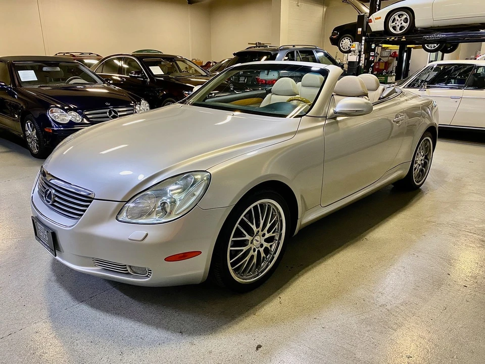 2005 Lexus SC430 - Image 2 of 31