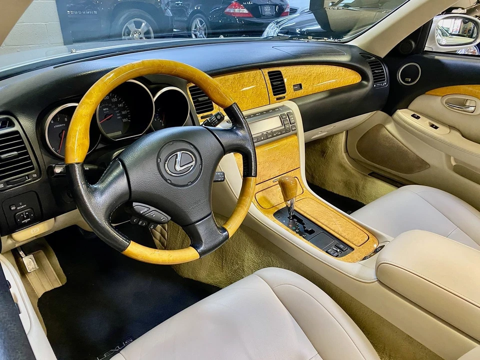 2005 Lexus SC430 - Image 19 of 31