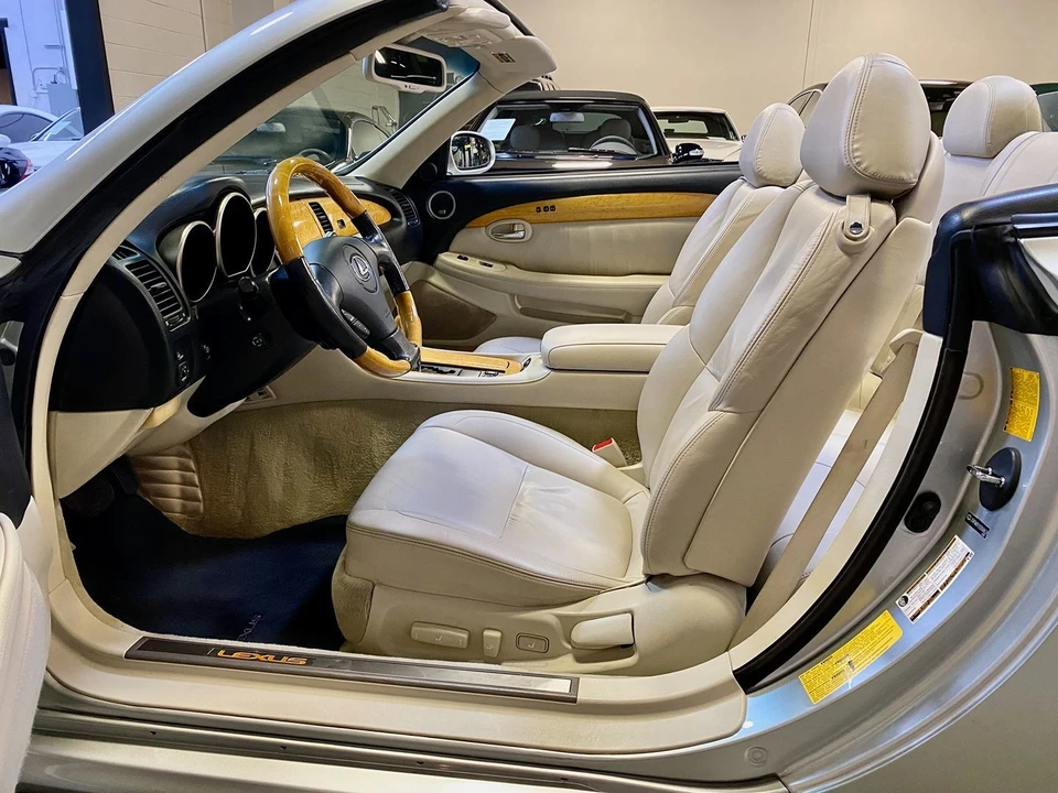 2005 Lexus SC430 - Image 23 of 31