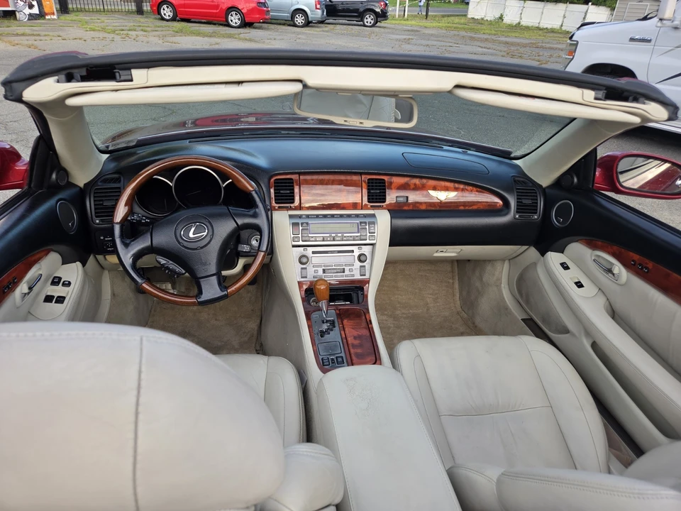 2005 Lexus SC430 - Image 9 of 12