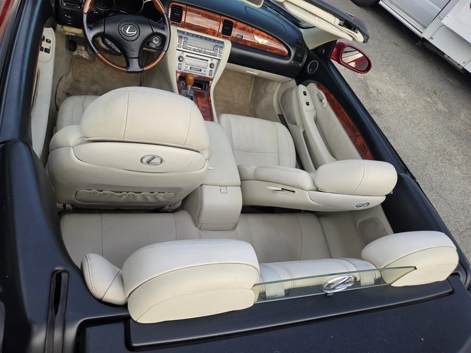 2005 Lexus SC430 - Image 10 of 12