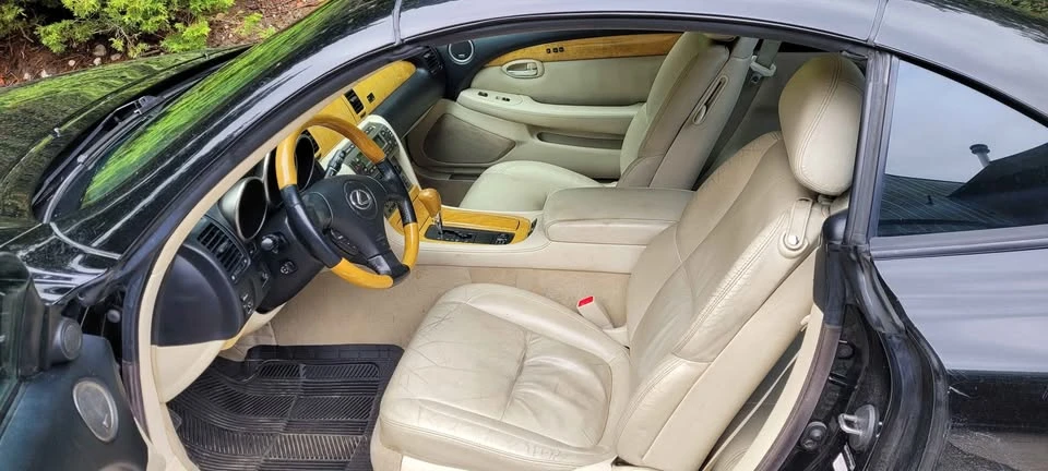 2005 Lexus SC430 - Image 2 of 4