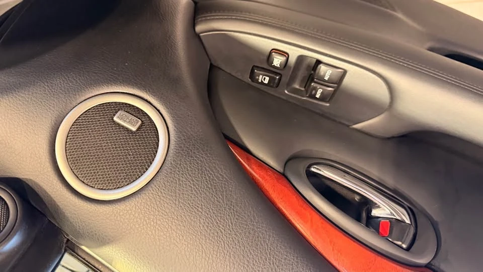 2005 Lexus SC430 - Image 8 of 20