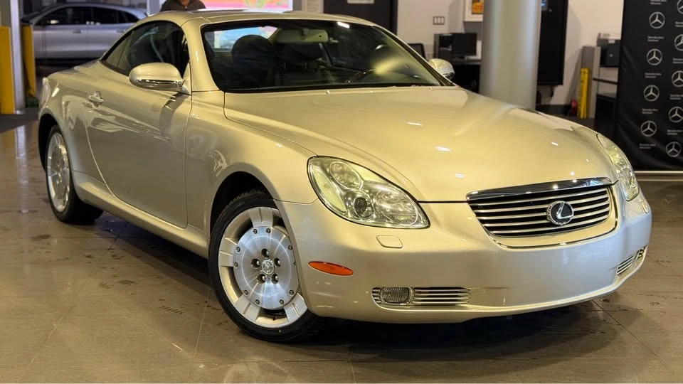 2005 Lexus SC430 - Image 2 of 20
