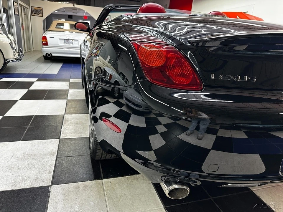 2005 Lexus SC430 - Image 17 of 24