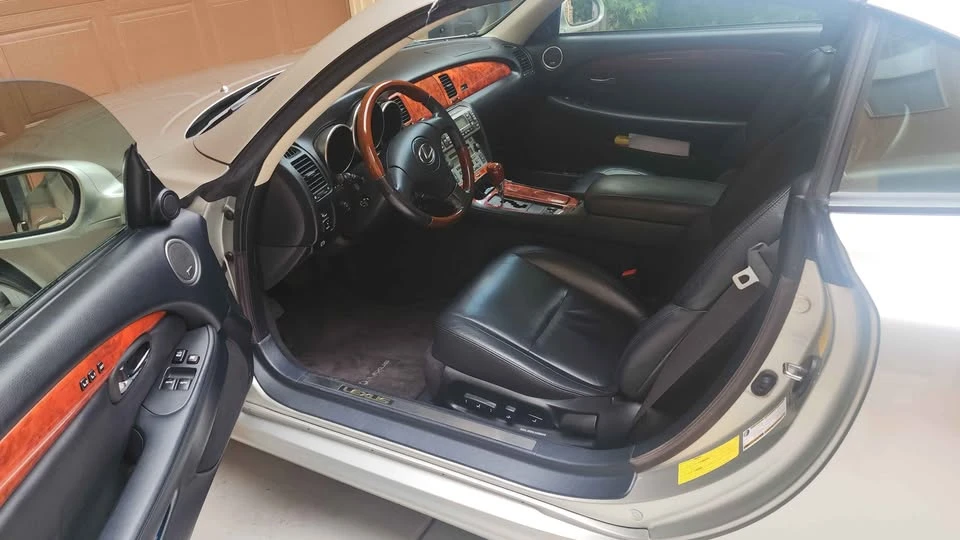 2005 Lexus SC430 - Image 3 of 3