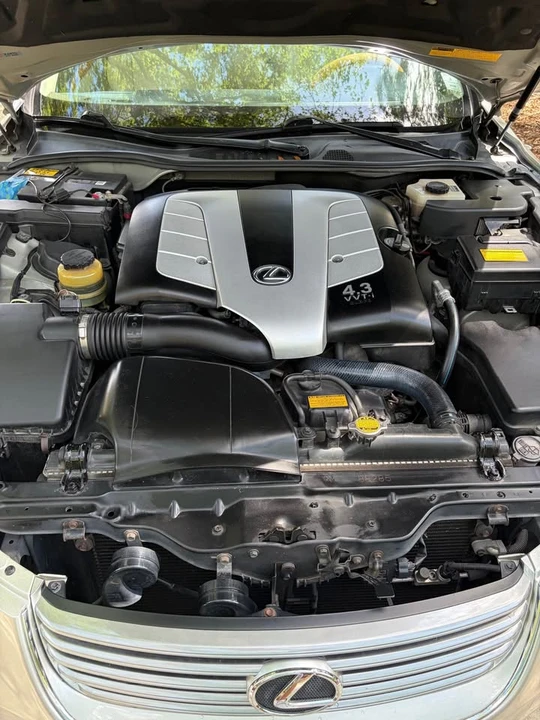 2005 Lexus SC430 - Image 3 of 7