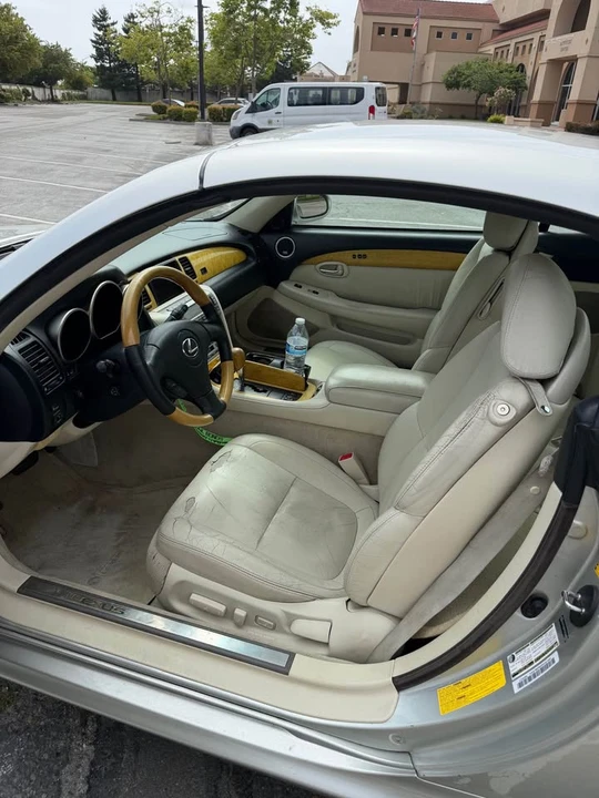 2005 Lexus SC430 - Image 10 of 19