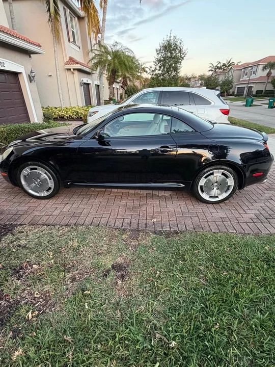2005 Lexus SC430 - Image 2 of 9