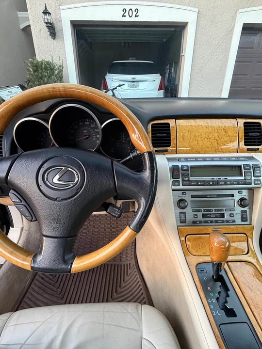 2005 Lexus SC430 - Image 6 of 9