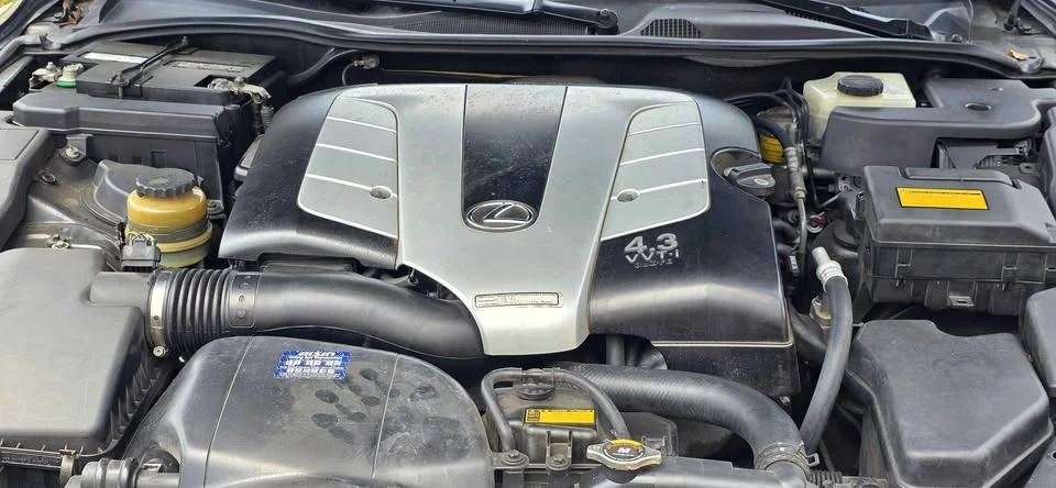 2005 Lexus SC430 - Image 10 of 12