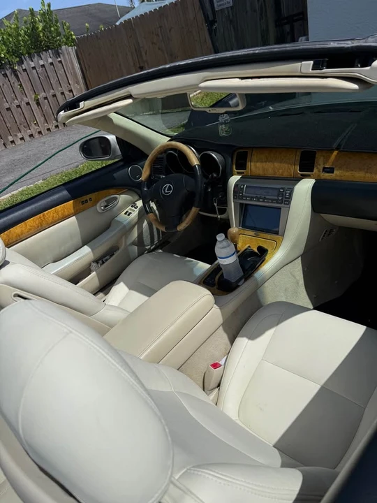 2005 Lexus SC430 - Image 2 of 8