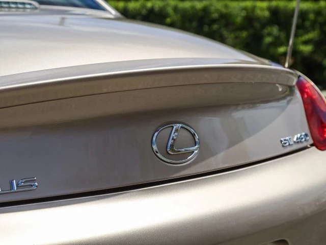 2005 Lexus SC430 - Image 12 of 31