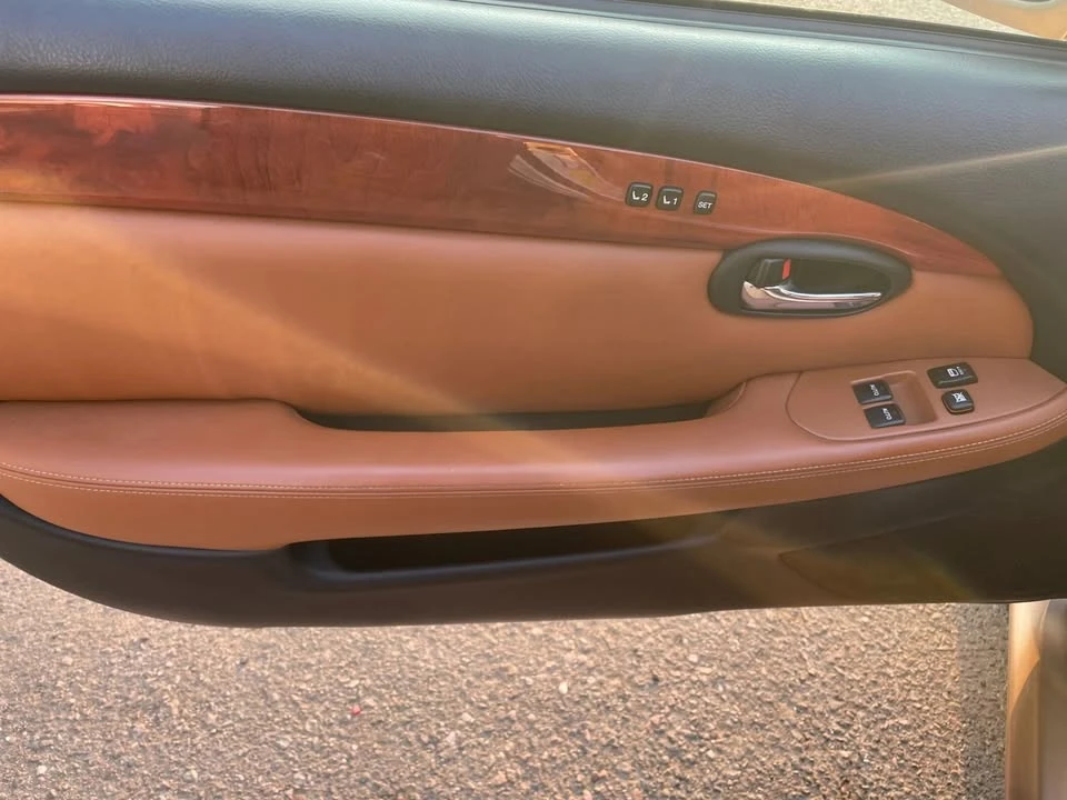 2005 Lexus SC430 - Image 10 of 20