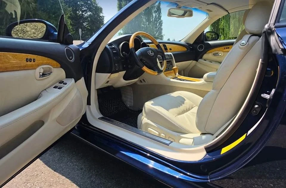 2005 Lexus SC430 - Image 12 of 13