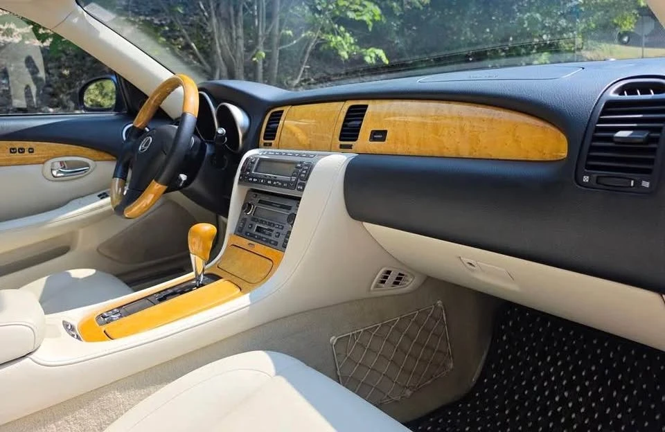 2005 Lexus SC430 - Image 11 of 13