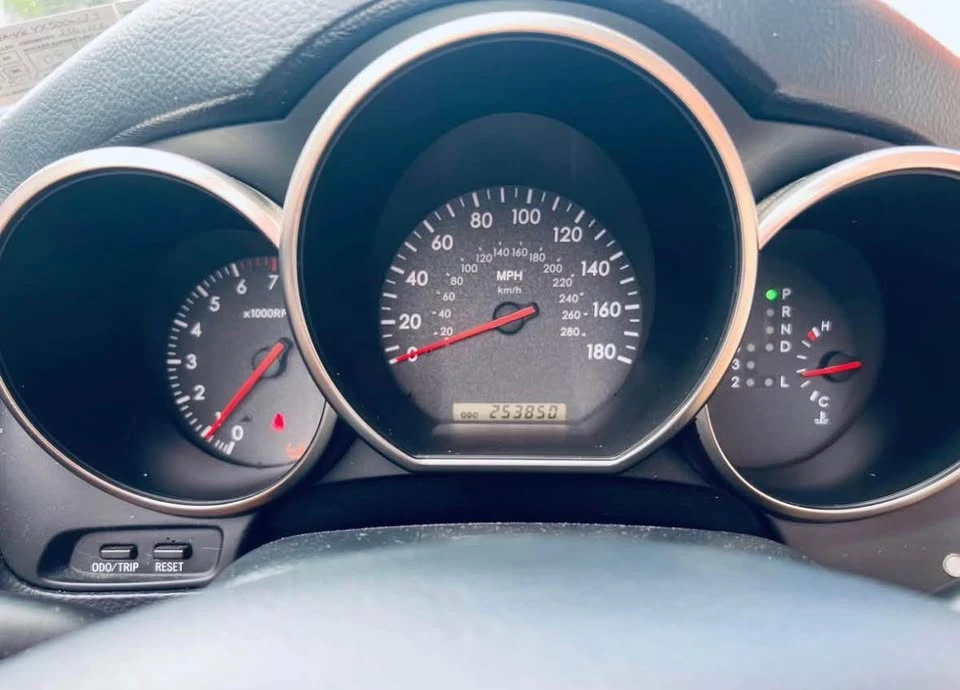 2005 Lexus SC430 - Image 6 of 7