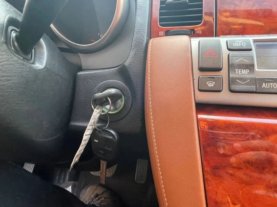 2005 Lexus SC430 - Image 18 of 20