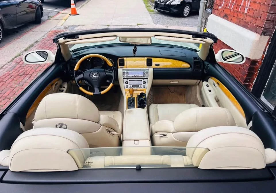 2005 Lexus SC430 - Image 5 of 7