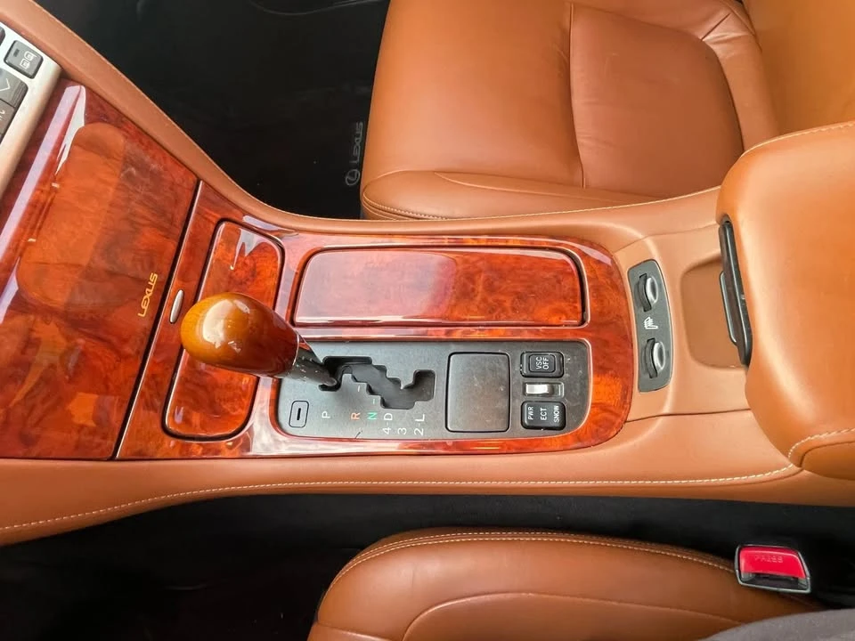 2005 Lexus SC430 - Image 16 of 20