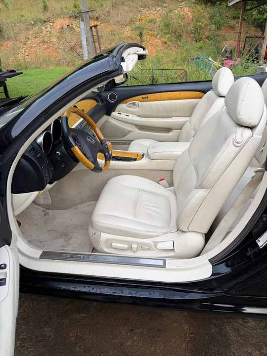 2005 Lexus SC430 - Image 8 of 12