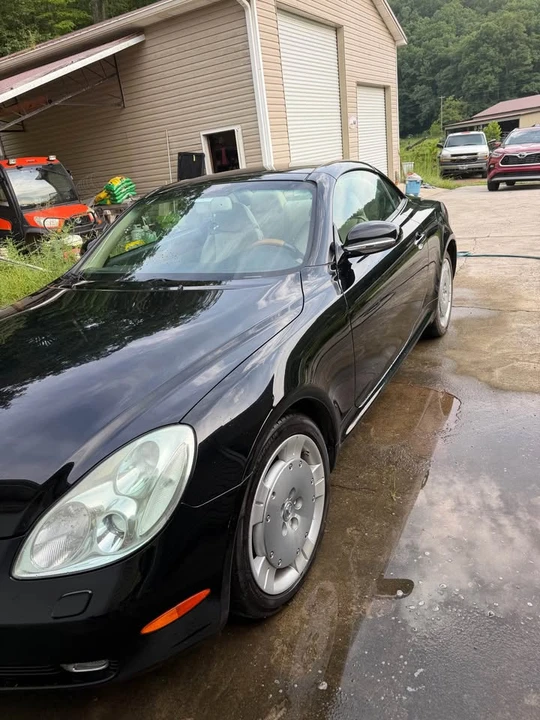 2005 Lexus SC430 - Image 2 of 12