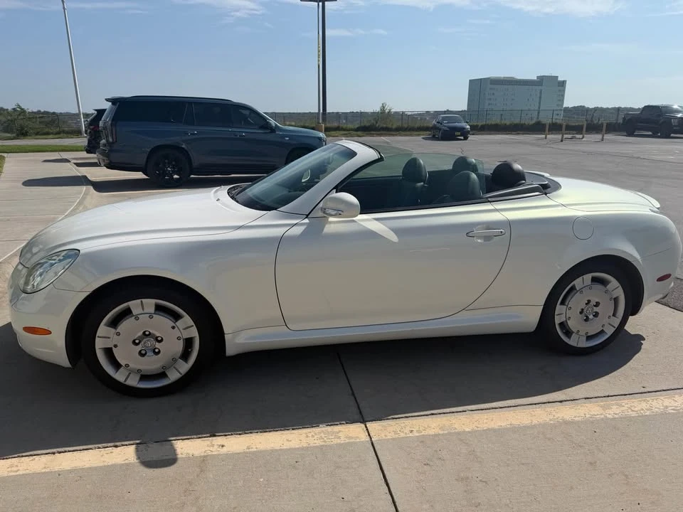 2005 Lexus SC430 - Image 3 of 6