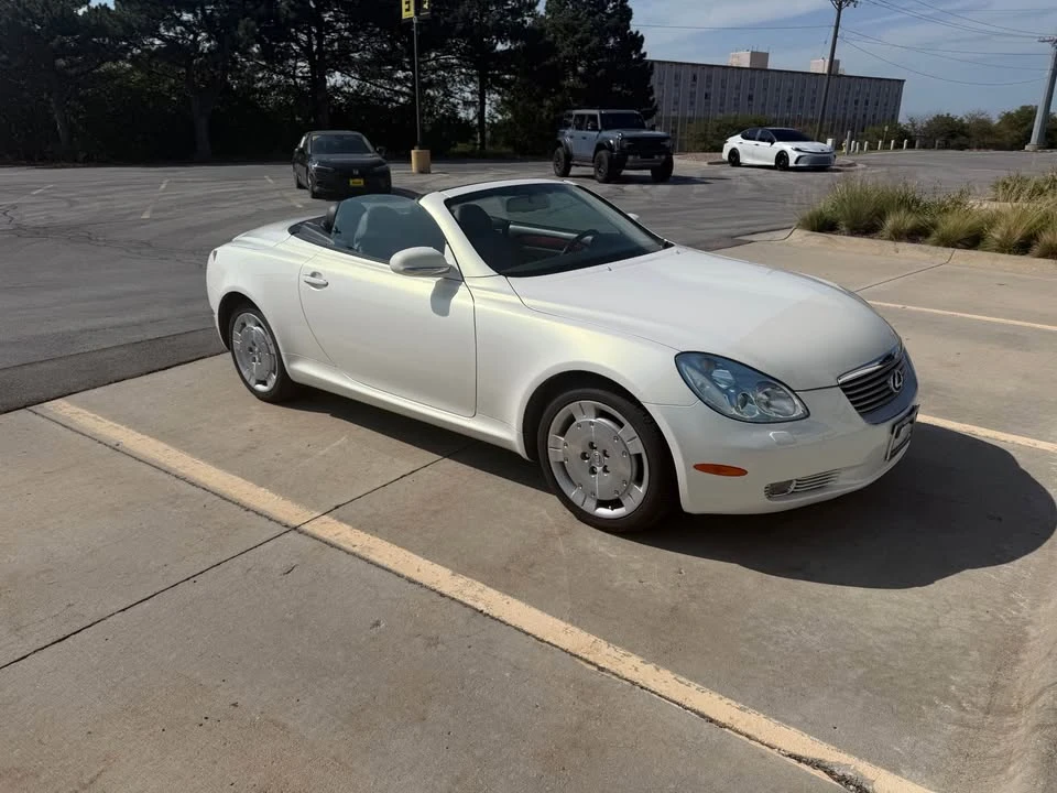 2005 Lexus SC430 - Image 2 of 6